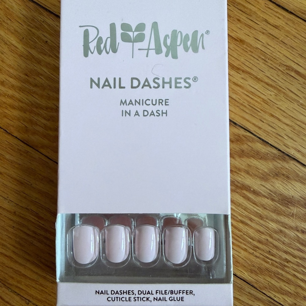 Red Aspen Nail Dashes Press-On Nails - Soft Light Pink